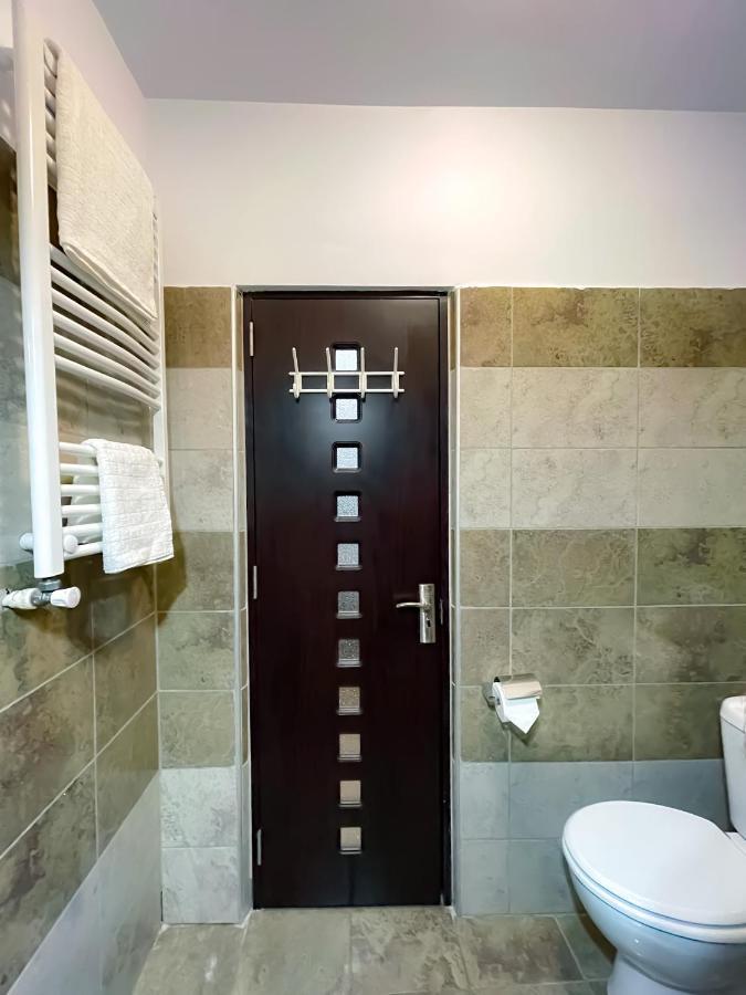 Cool Flat In The Heart Of Bucharest'S Fun And Historyアパートメント エクステリア 写真