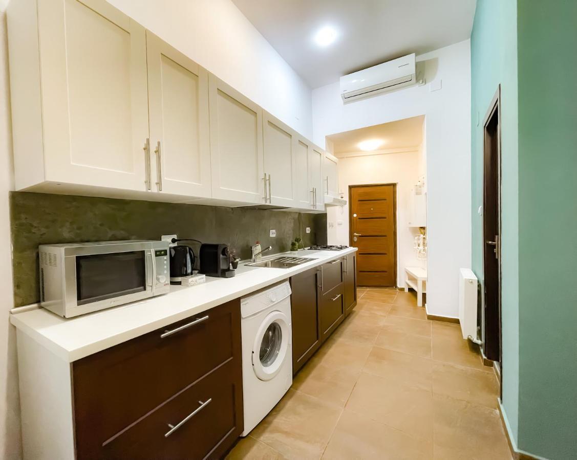 Cool Flat In The Heart Of Bucharest'S Fun And Historyアパートメント エクステリア 写真