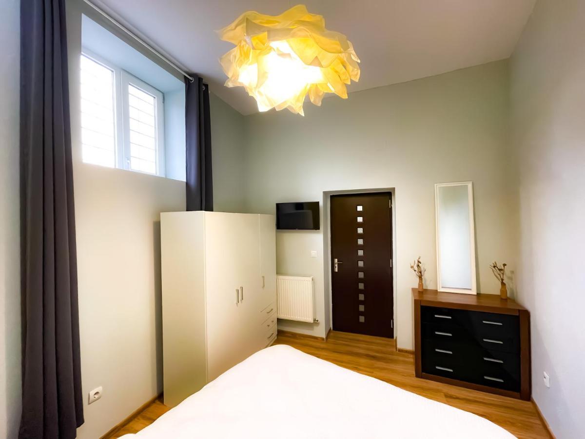 Cool Flat In The Heart Of Bucharest'S Fun And Historyアパートメント エクステリア 写真