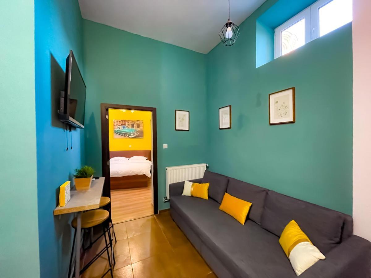 Cool Flat In The Heart Of Bucharest'S Fun And Historyアパートメント エクステリア 写真