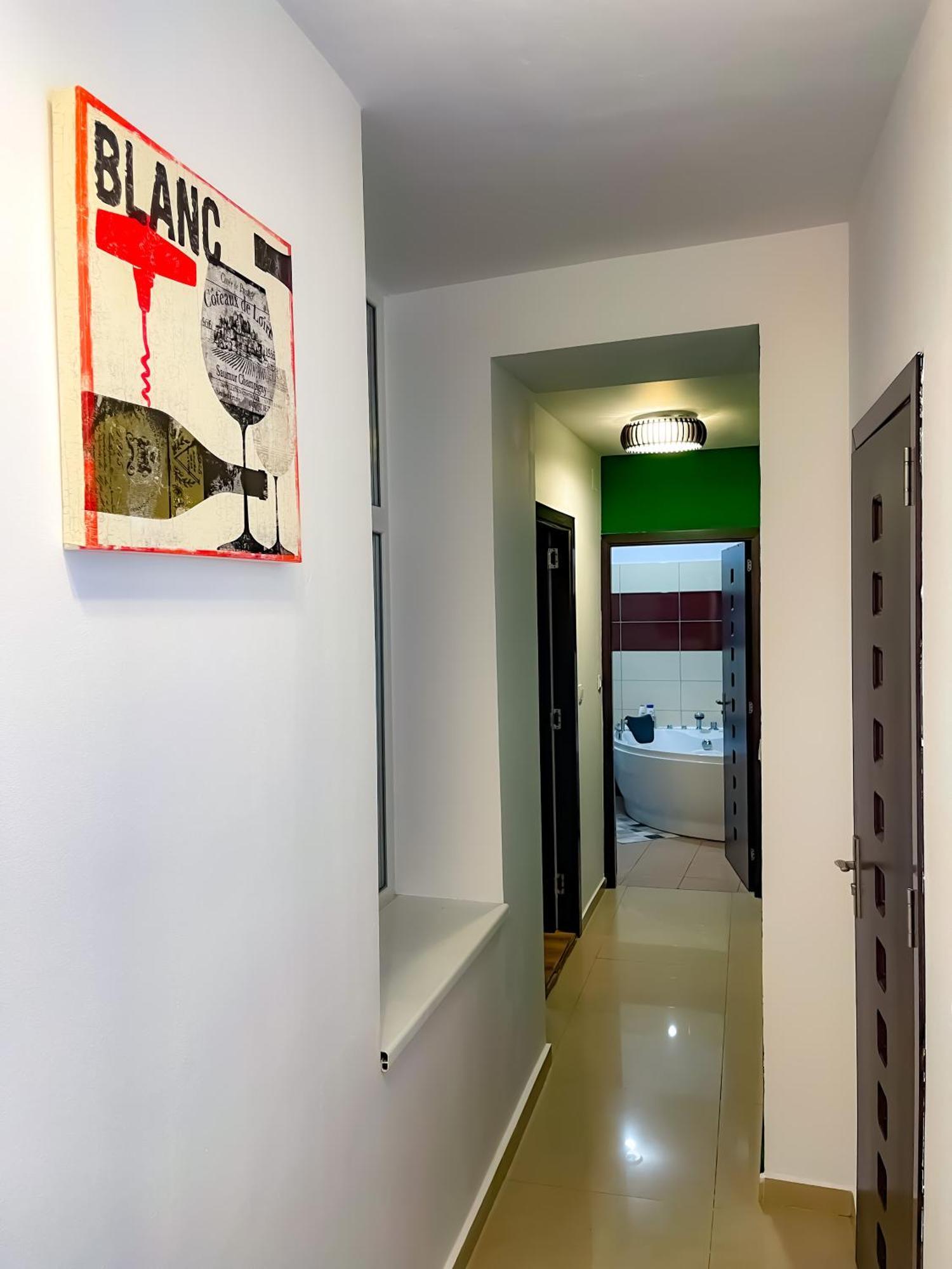 Cool Flat In The Heart Of Bucharest'S Fun And Historyアパートメント エクステリア 写真