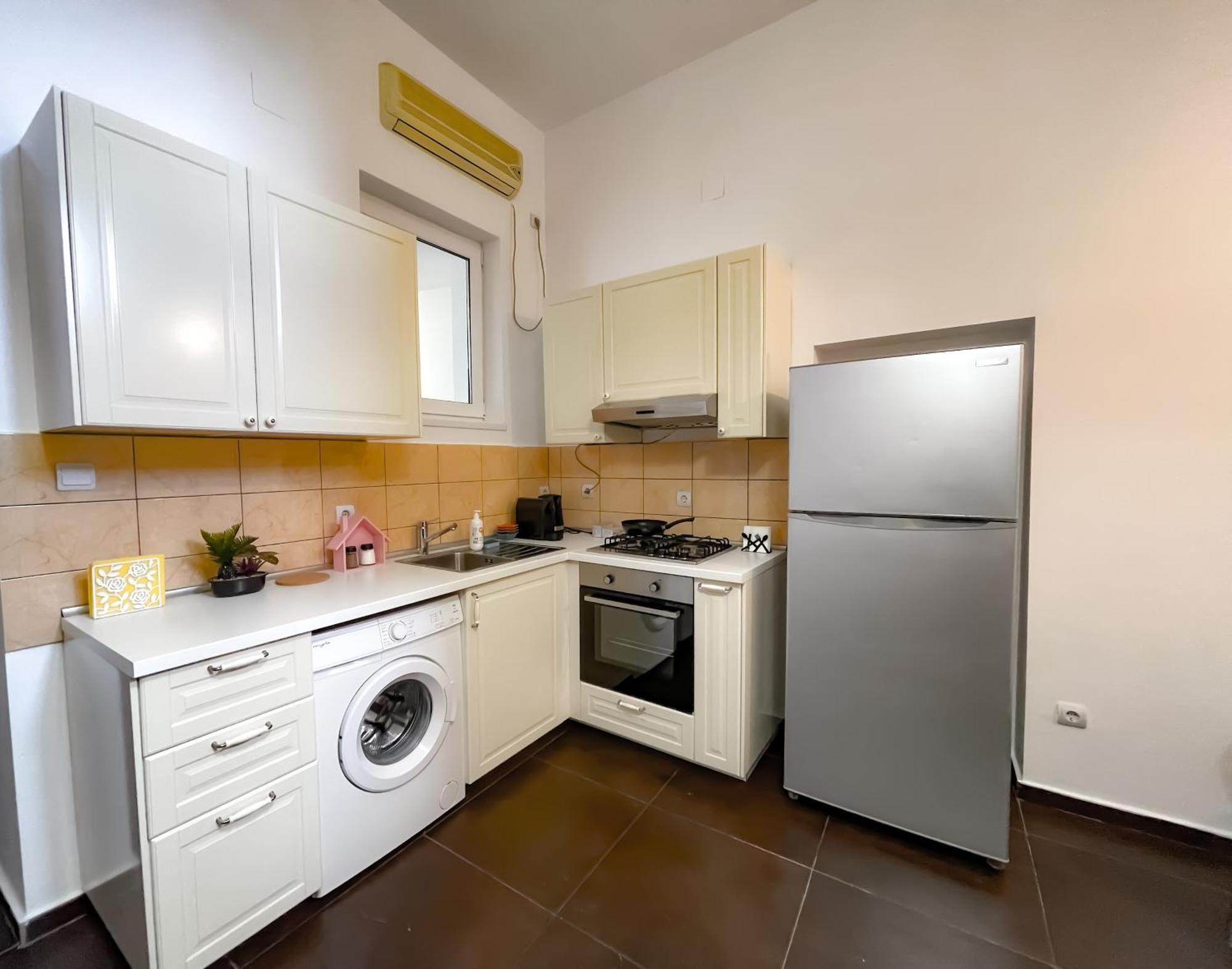 Cool Flat In The Heart Of Bucharest'S Fun And Historyアパートメント エクステリア 写真