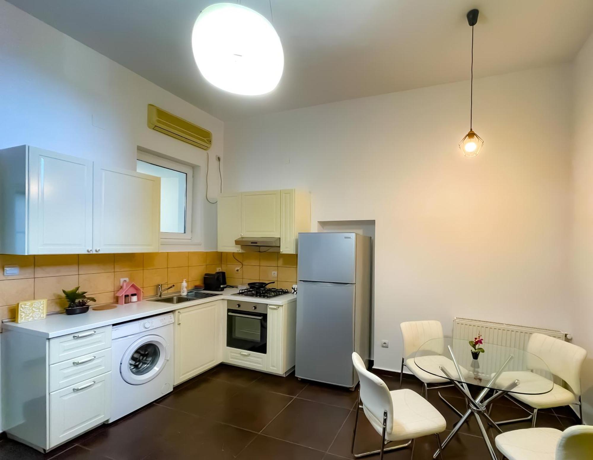 Cool Flat In The Heart Of Bucharest'S Fun And Historyアパートメント エクステリア 写真